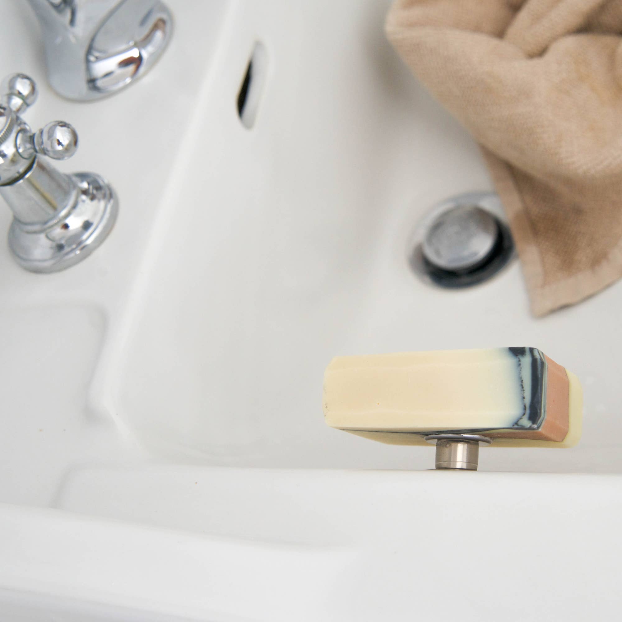 Magnetic soap dish Chamarrel