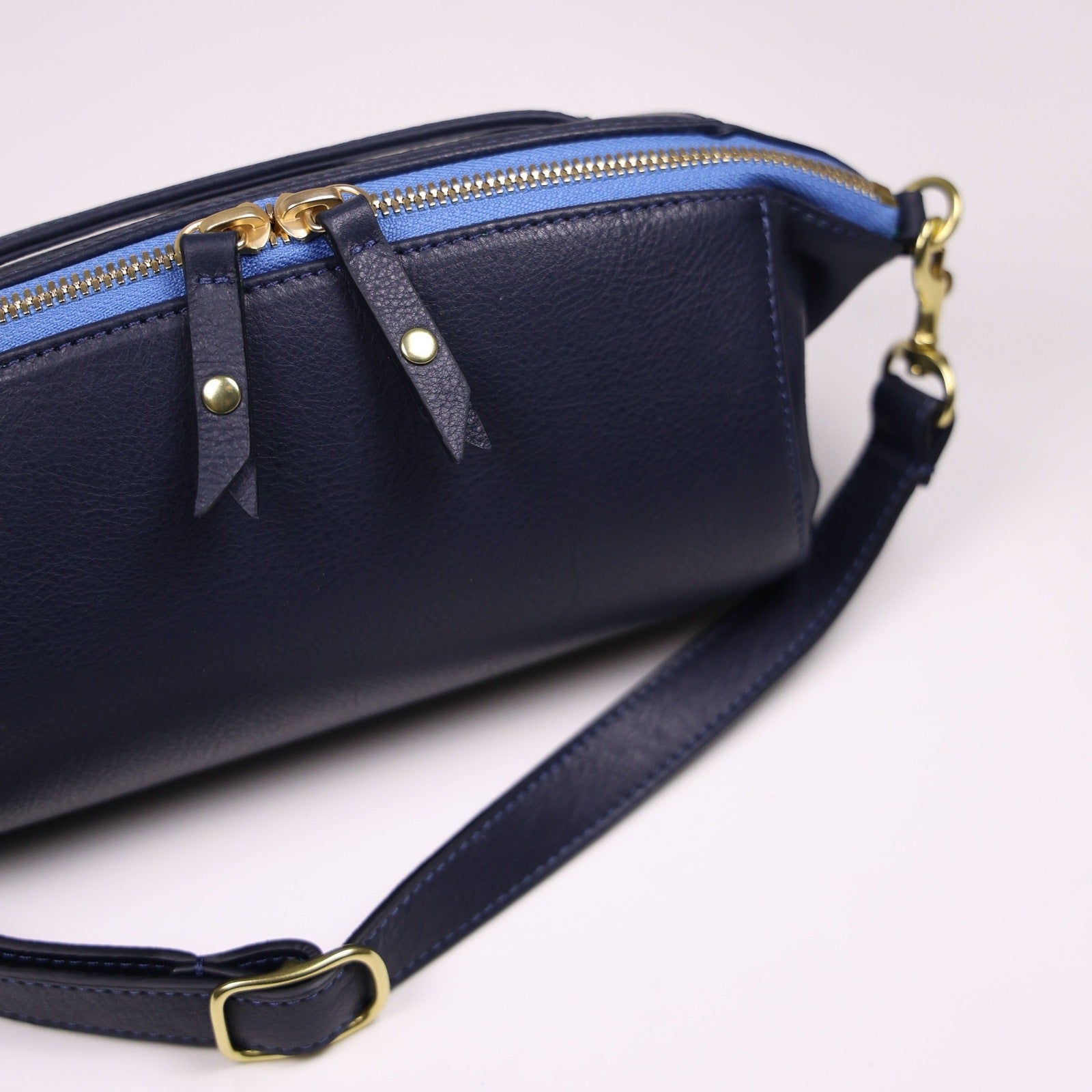 BALLYネイビー バッグ/レザー/NVY/SLING BAG STARLEX バリー BALLY SLING BAG STARLEX （INK） -アウトレット通販